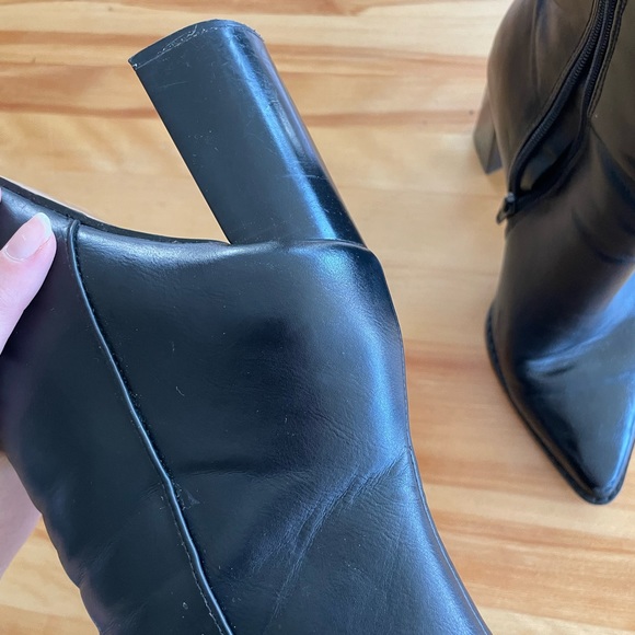 Express vegan leather pointed toe booties size 6 - Picture 13 of 14
